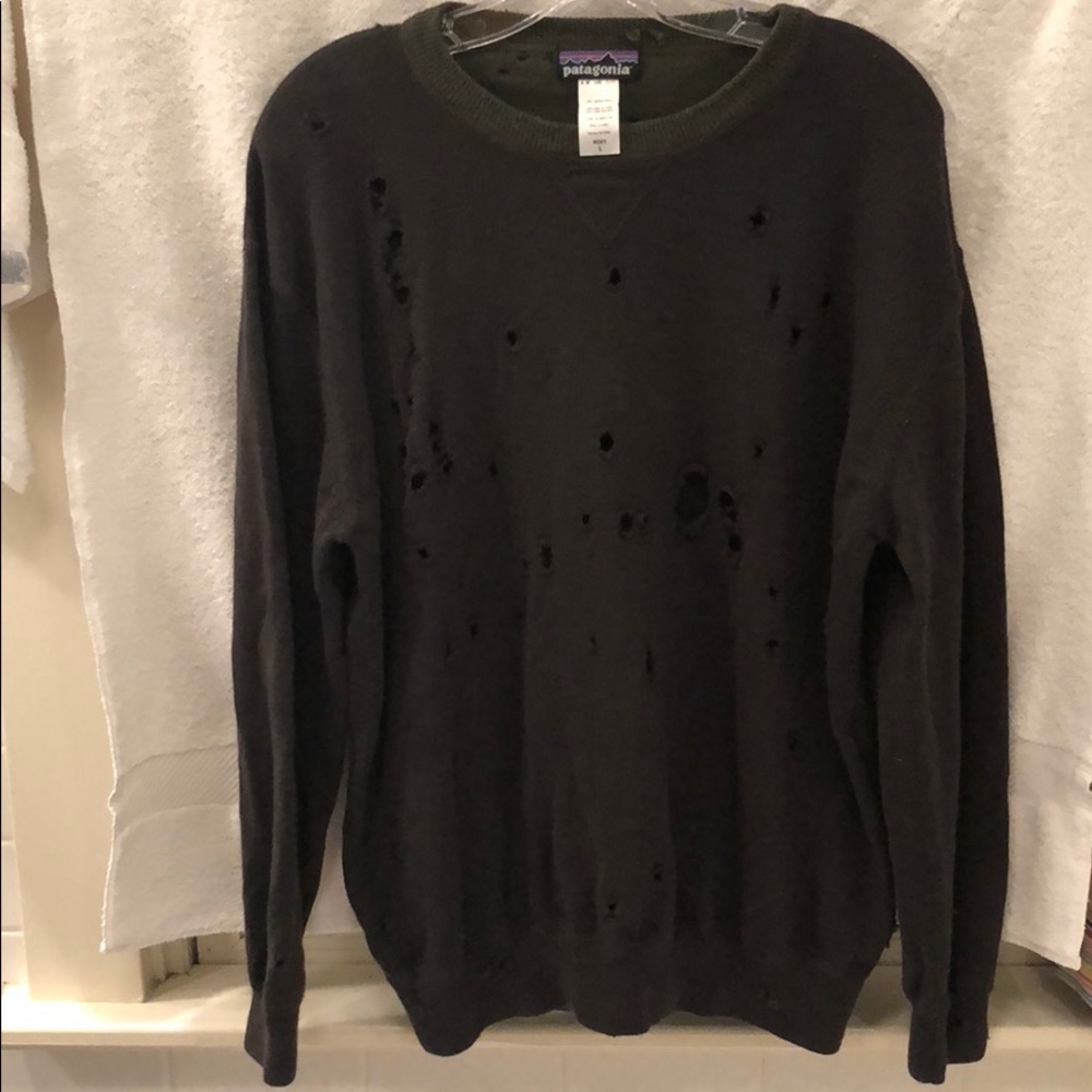 Men’s Patagonia green sweater